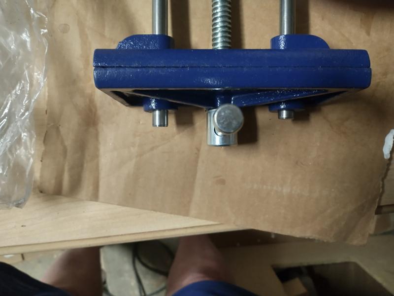 IRWIN 6-1/2-in Cast Iron Woodworkers Vise 226361 at Lowes.com