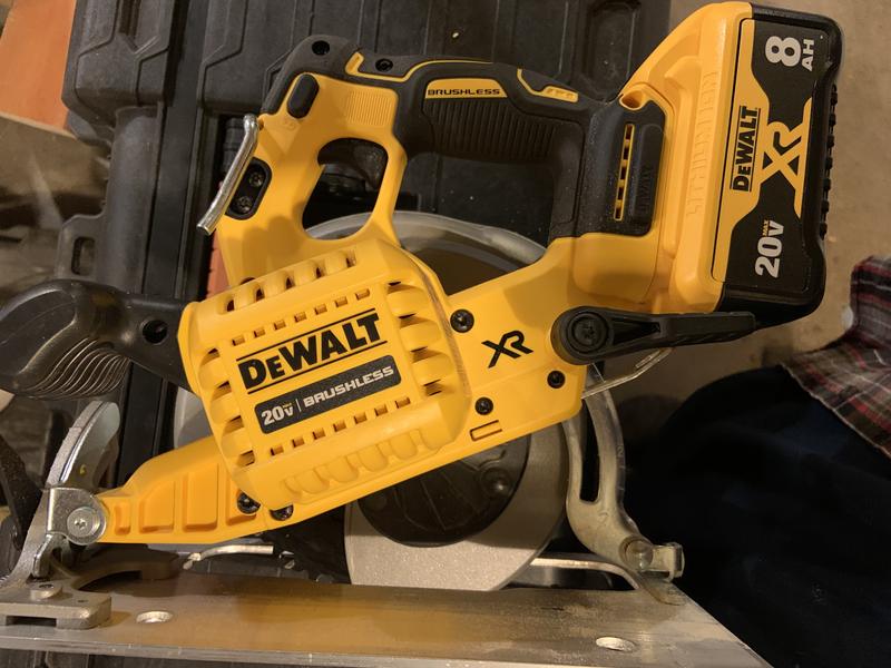 DEWALT XR POWER DETECT 20-volt Max 7-1/4-in Brushless Cordless