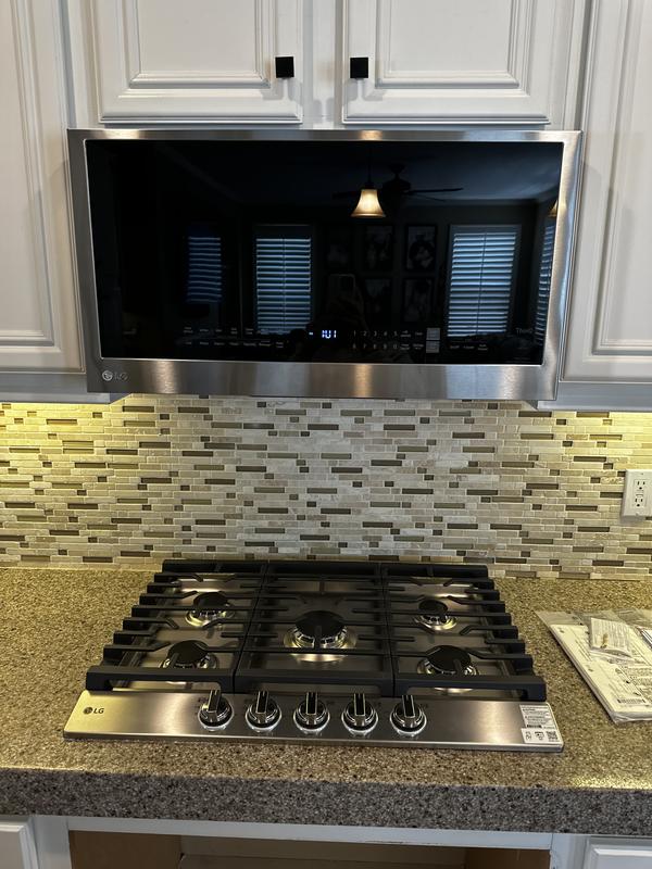 LG 30-in 5 Burners Stainless Steel Gas Cooktop CBGJ3023S at