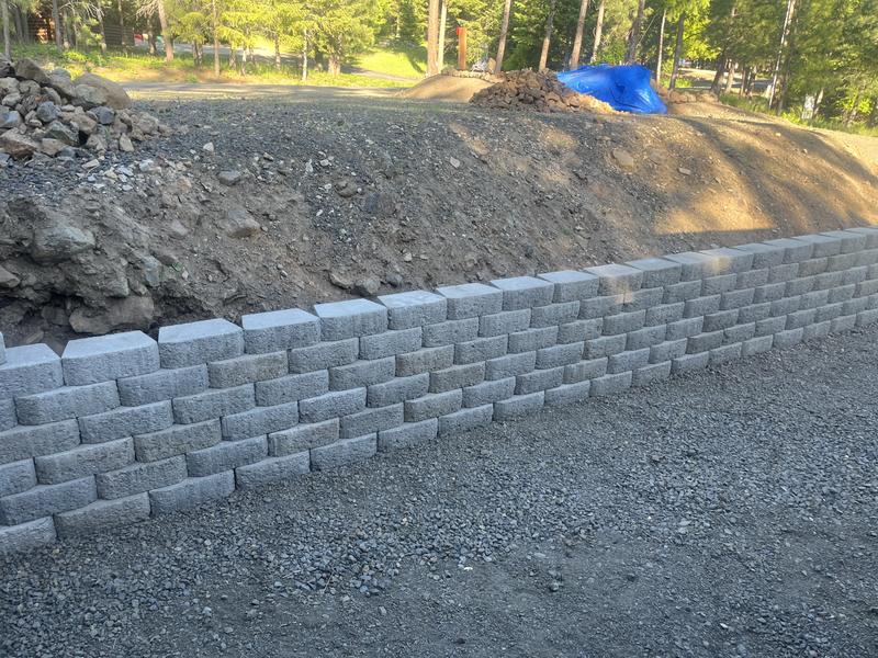4-in H x 11.5-in L x 8-in D Gray Concrete Retaining Wall