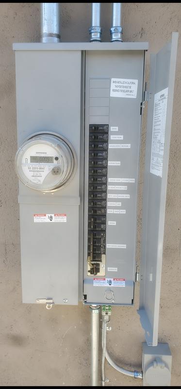 Siemens 200-Amp 24-Spaces 42-Circuit Outdoor Main Breaker Meter