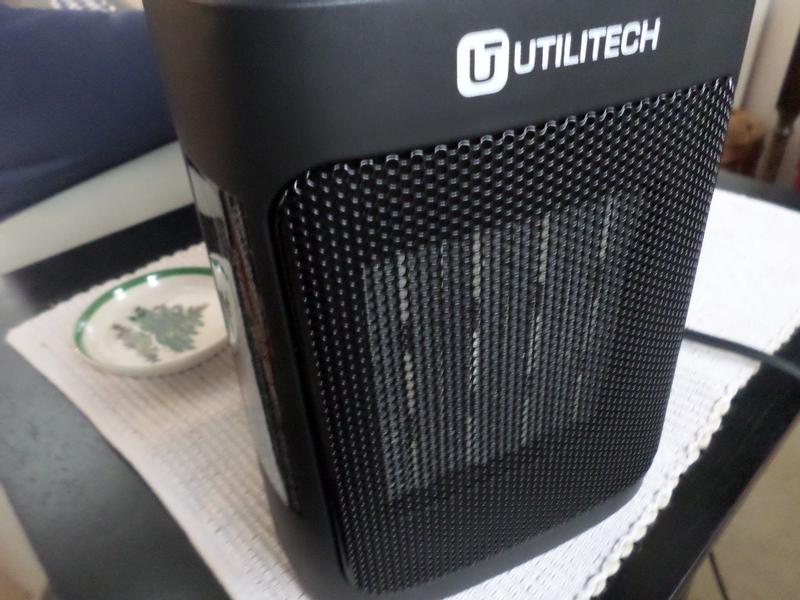Utilitech Up to 1500-Watt Fan Baseboard Indoor Electric Space Heater with  Thermostat in the Electric Space Heaters department at Lowes.com