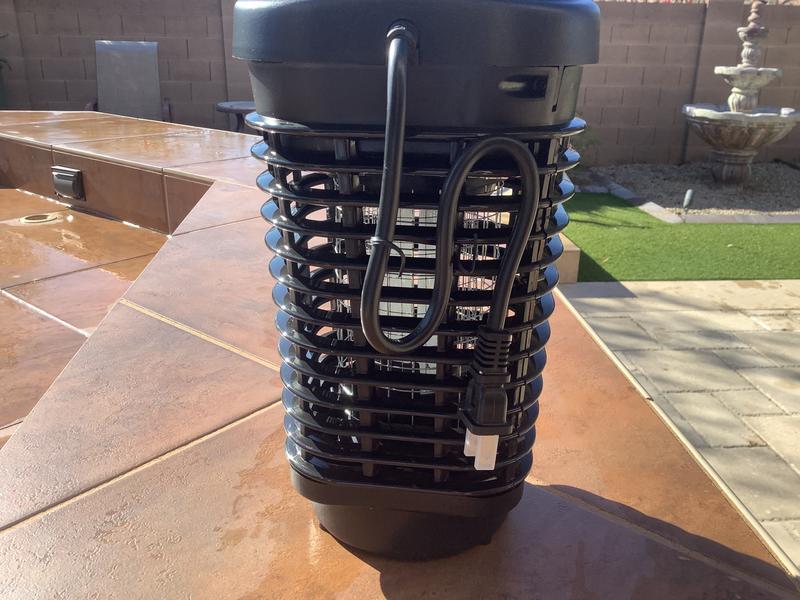 BLACK FLAG 15-Watt Bug Zapper Outdoor Insect Trap in the Insect Traps  department at