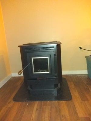 Summers Heat 1500-sq ft Pellet Stove with 40-lb Hopper (EPA Approved) at  Lowes.com