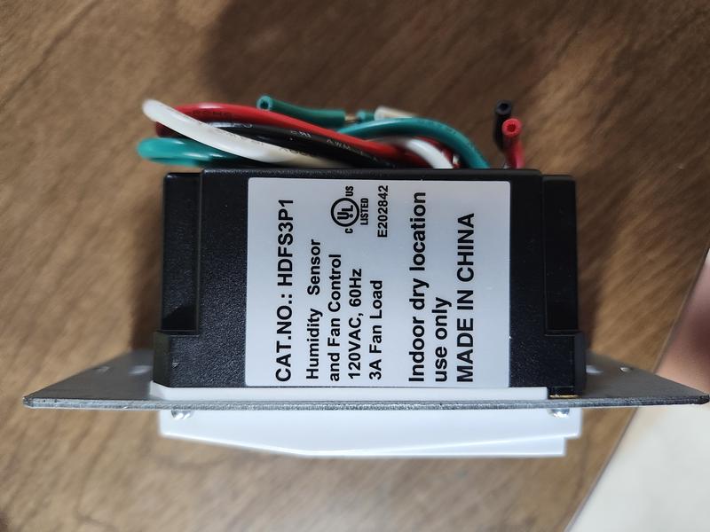 Eaton Plastic Bath Fan Humidity Sensor HDFS3P1-W-KB-LW at Lowes.com