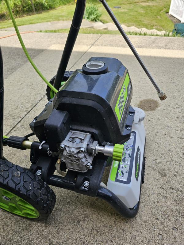 Greenworks 2000 PSI (1.2 GPM) Pressure Washer with 12” Surface Cleaner and  Premium Foam Cannon & High Pressure Soap Applicator Universal Pressure