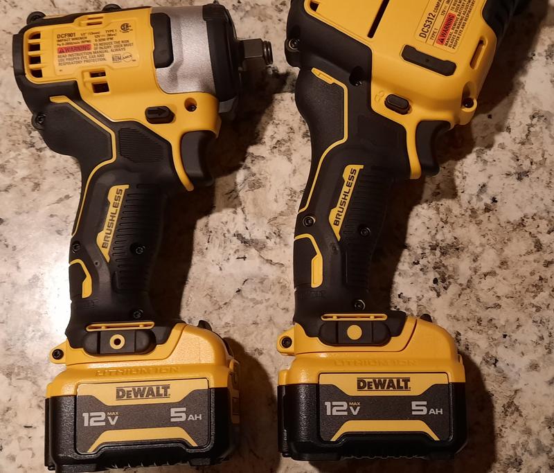 DEWALT XR 12-V 2-Pack 5 Amp-Hour; 5 Amp-Hour Lithium-ion Battery Kit in the  Power Tool Batteries & Chargers department at