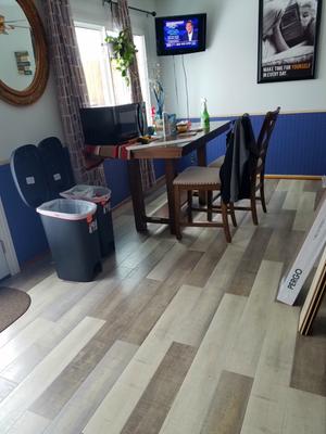 Pergo Portfolio + WetProtect Waterfall Oak Waterproof Laminate Flooring