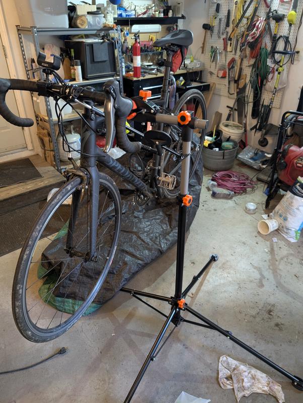 VEVOR Bike Repair Stand 1-Bike Stand ZXCWXZJGZLDSC784IV0 at Lowes.com