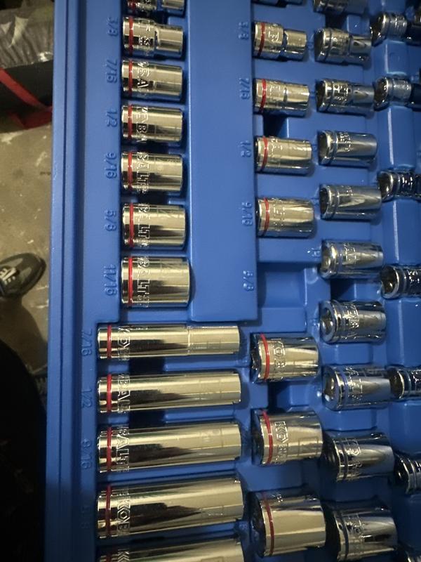Kobalt 227-Piece Standard (SAE) and Metric Polished Chrome