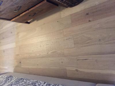 Villa Barcelona Villa Barcelona Engineered Locking 4-in Variable Width Terrassa French Oak Distressed Engineered Hardwood Flooring (19.848-sq ft)