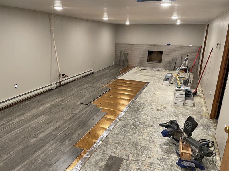 Pergo Portfolio + WetProtect Waterproof Aged Silver Mist Oak Embossed Wood Plank Laminate Flooring Pergo Portfolio + WetProtect Waterproof Aged Silver Mist Oak Embossed Wood Plank Laminate Flooring
