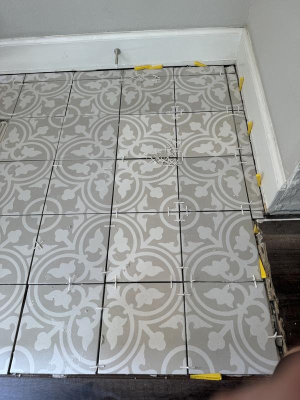 DELLA TORRE Annabelle Gray 8-in x 8-in Glazed Porcelain Encaustic Floor Tile DELLA TORRE Annabelle Gray 8-in x 8-in Glazed Porcelain Encaustic Floor Tile
