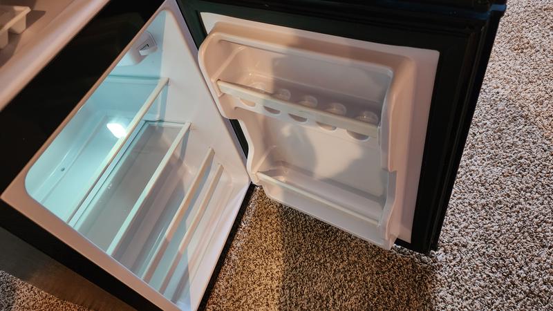 Jeremy Cass 3.5-cu ft Counter-depth Freestanding Mini Fridge Freezer  Compartment (Wood Grain) ENERGY STAR in the Mini Fridges department at