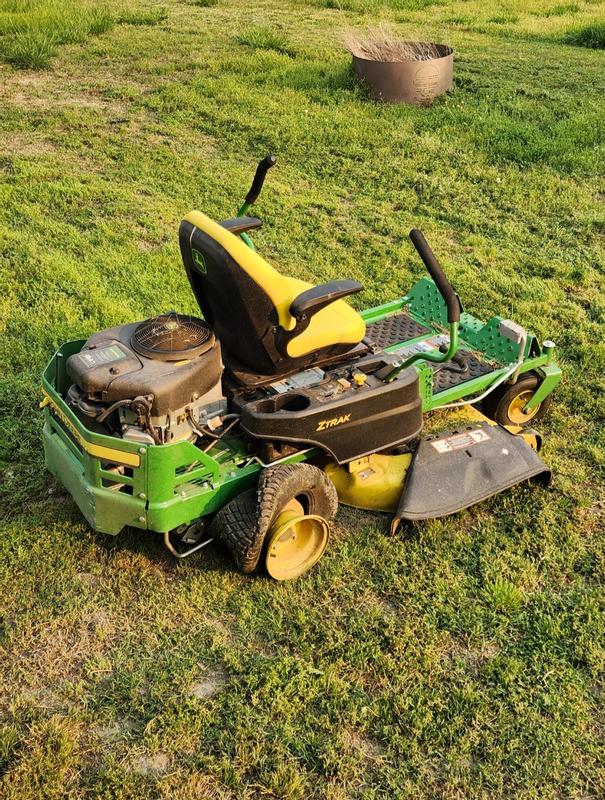 John Deere Z345R ZTrak 42 in 22 HP V twin Gas Zero turn Riding