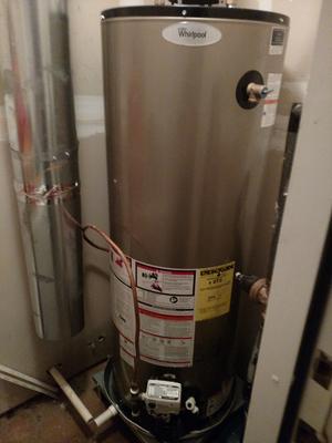 Whirlpool 50-Gallon Tall 10-Year 40000-BTU Natural Gas Water Heater at  Lowes.com