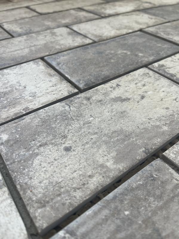allen + roth Broadmeadow Brick 4-in x 8-in Glazed Porcelain Brick Look ...