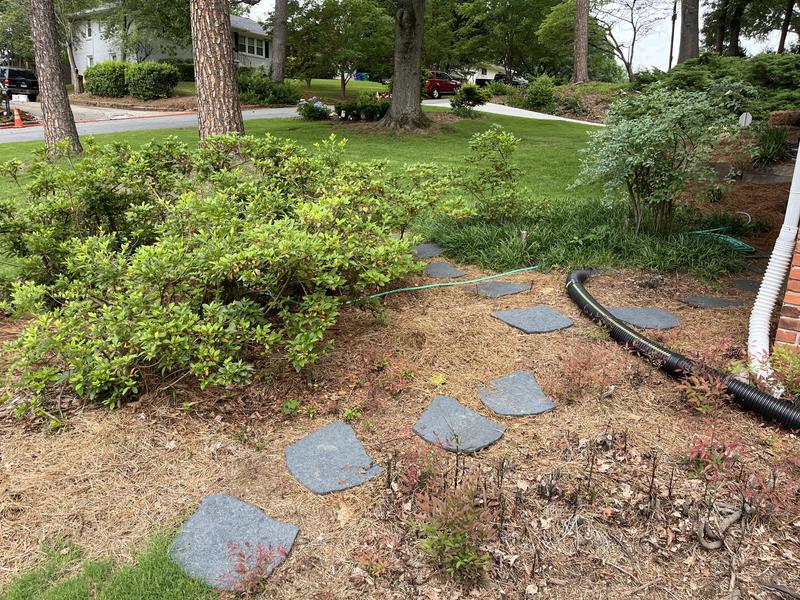 Garden Central 18-in L x 18-in W x 0.75-in H Irregular Gray Rubber