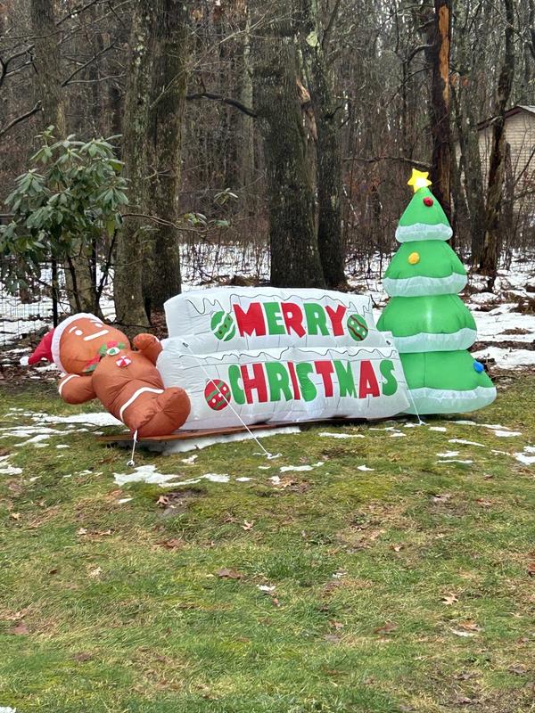 Joyfy 10-ft Lighted Gingerbread Christmas Inflatable in the Christmas ...