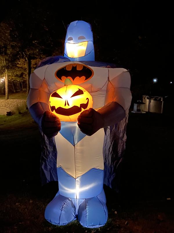 Warner Brothers 9-ft LED Batman with Pumpkin Inflatable 553074 at Lowes.com