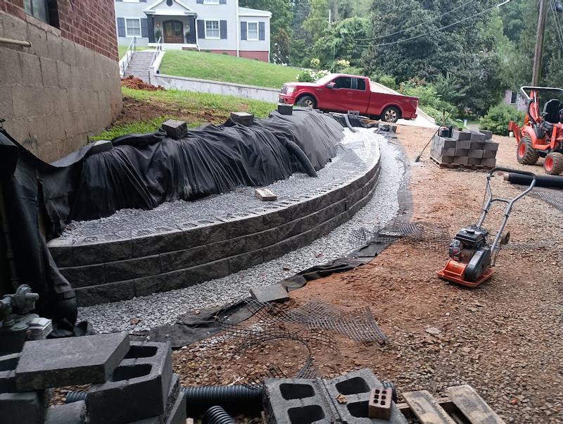 6-in H x 16-in L x 10-in D Gray/Charcoal Concrete Retaining Wall