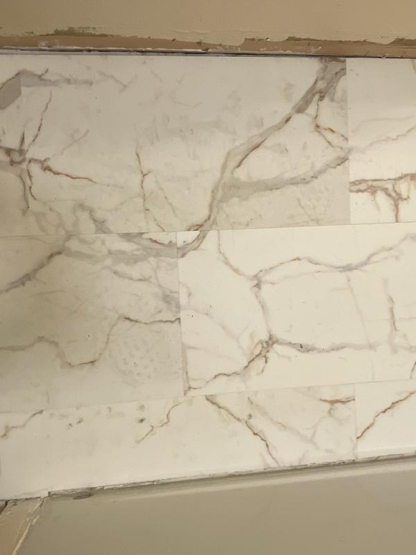 Pergo Rome Marble White Marble Look 22-mil x 12-in W x 24-in L ...