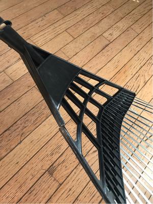 Blue Hawk 20-in Polysteel Lawn Rake with Wood Handle 16098152 at Lowes.com