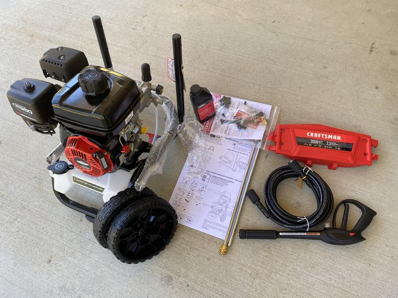 CRAFTSMAN 3000 PSI 2.3-Gallons Cold Water Gas Pressure Washer in the Pressure  Washers department at