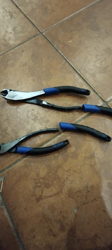 Diagonal-Cutting Pliers w/Angled Head 8 Smart-Grip™