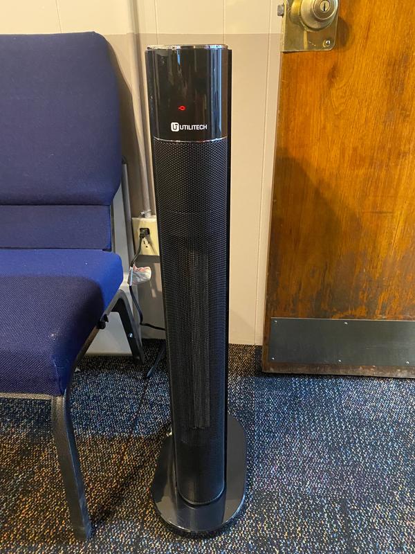 Utilitech Up to 1500-Watt Ceramic Tower Indoor Electric Space Heater with  Thermostat and Remote Included at Lowes.com