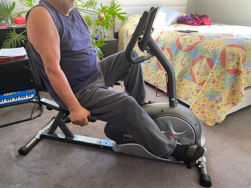 Body champ best sale brb5872 recumbent bike