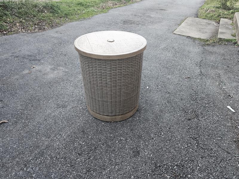 Origin 21 Dunes Round Wicker Outdoor Bistro Table 22.05-in W x 22.05-in ...