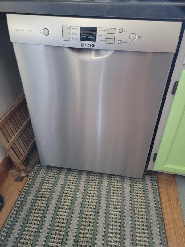Bosch 100 Series SHEM3AY55N 24 Full Console Dishwasher 50 DBA Full