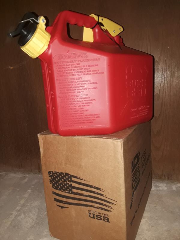 SureCan 2.2-Gallon Gas Can Red Type II Safety Can Flexible Spout (SUR2SFG2)