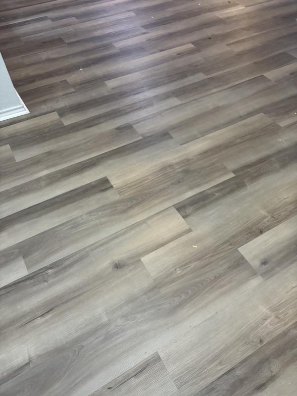 Vernon Hickory 12-mil x 7-3/32-in W x 47-in L Waterproof Interlocking Luxury Vinyl Plank Flooring (17.33-sq ft/ Carton)