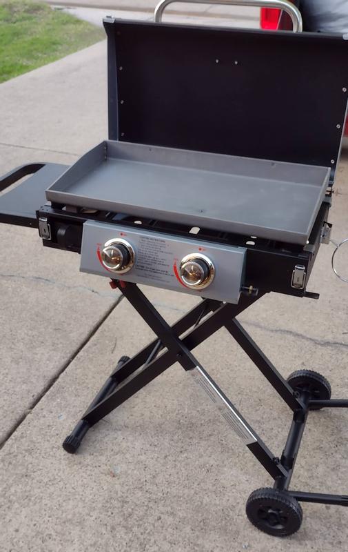 Razor Griddle GGC2030M 25 Inch Outdoor 2 Burner Portable LP Propane Gas  Grill Griddle with Top Cover, Wheels, & Storage Shelf for BBQ Cooking, Black