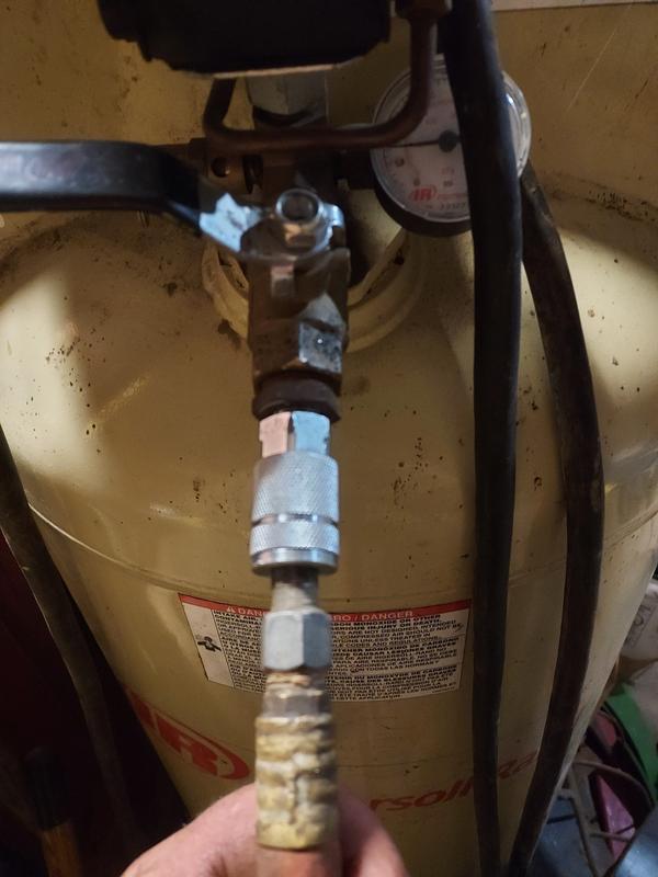 Kobalt 1/4-in Steel Coupler in the Air Compressor Fittings department ...