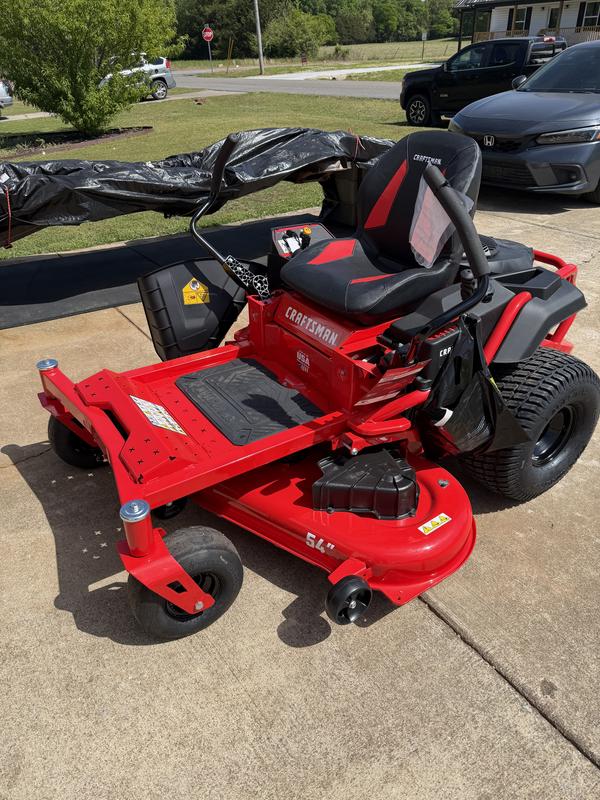 Shop CRAFTSMAN 54-in Gas Zero Turn Riding Lawn Mower Z5800 ...