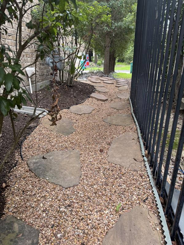 21-in L x 16-in W x 2-in H Irregular Chandler Concrete Patio Stone
