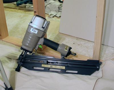 Blue hawk deals nail gun