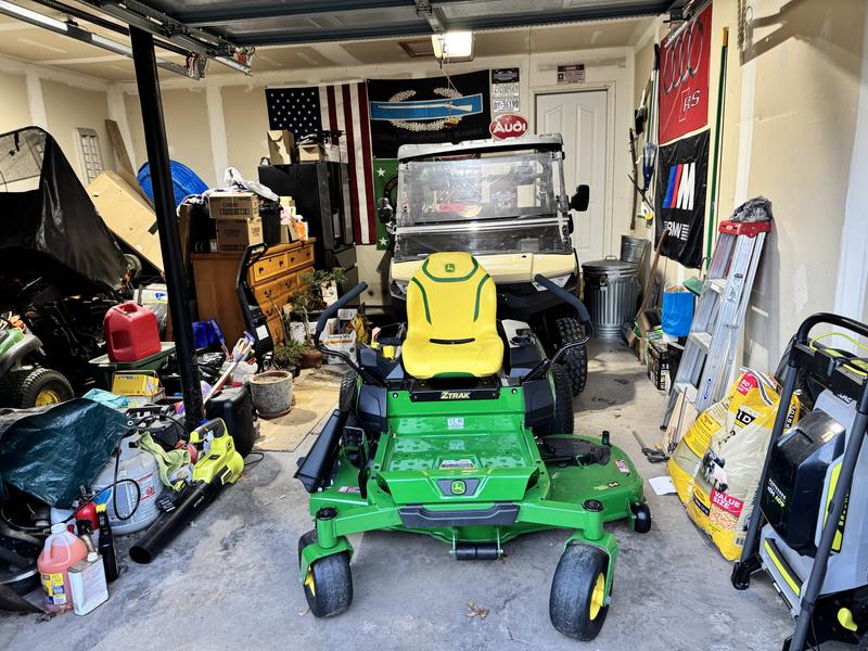 Shop John Deere Z330M ZTrak 54-in Zero-Turn Riding Lawn Mower
