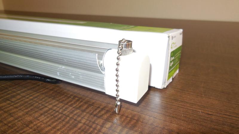 Utilitech 46.54-in 1-Light Silver 36-Watt Full Spectrum LED Utilitech 46.54-in 1-Light Silver 36-Watt Full Spectrum LED