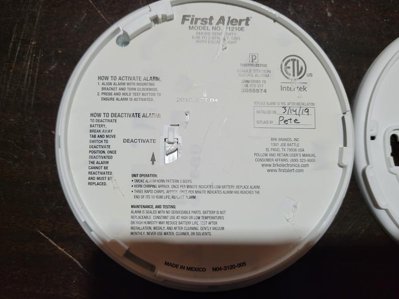 First Alert 10 Year Battery 2 Pack Battery Operated 120 Volt Photoelectric Sensor Smoke Detector In The Smoke Detectors Department At Lowes Com