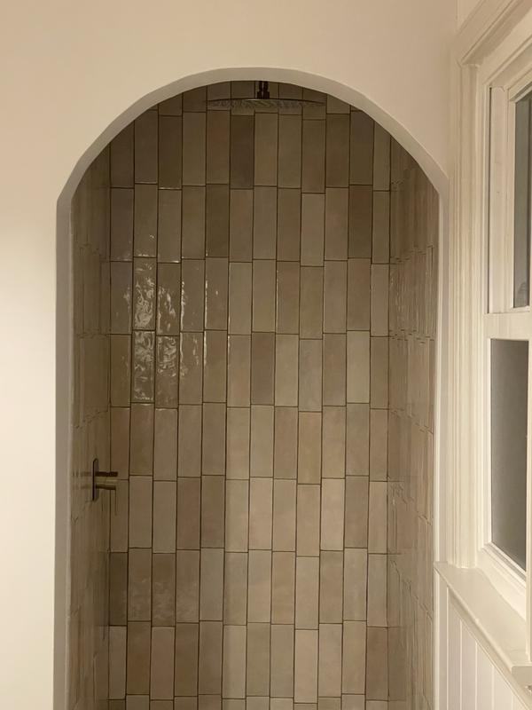 Bedrosians Cloe Creme 2-1/2-in x 8-in Glossy Ceramic Subway Wall Tile ...