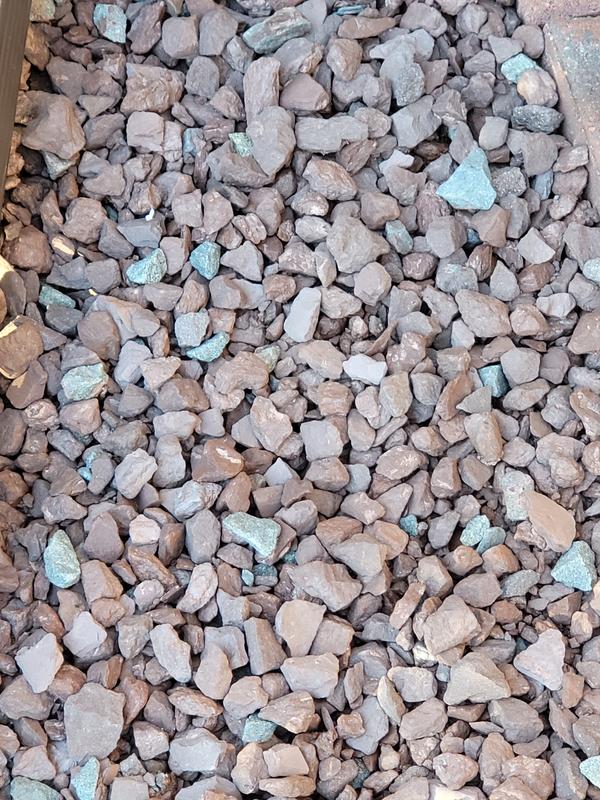 EARTHESSENTIALS BY QUIKRETE Autumn Red Stone 0.5-cu ft 45-lb Red ...