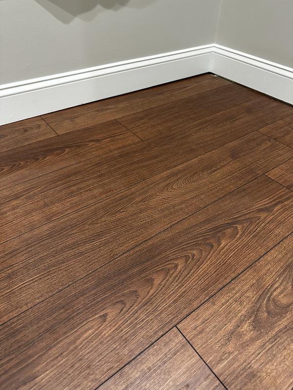 STAINMASTER Halladay Oak 10-mm T x 7-1/2-in W x 50-in L Waterproof Wood Plank Laminate Flooring (21.06-sq ft / Carton)