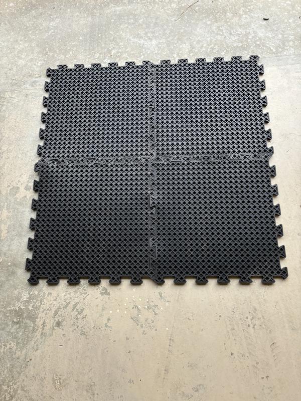Rubber-Cal 20-in W x 20-in L x 0.625-in T Interlocking Rubber Gym Floor Tile (11-sq ft) (4-Pack)