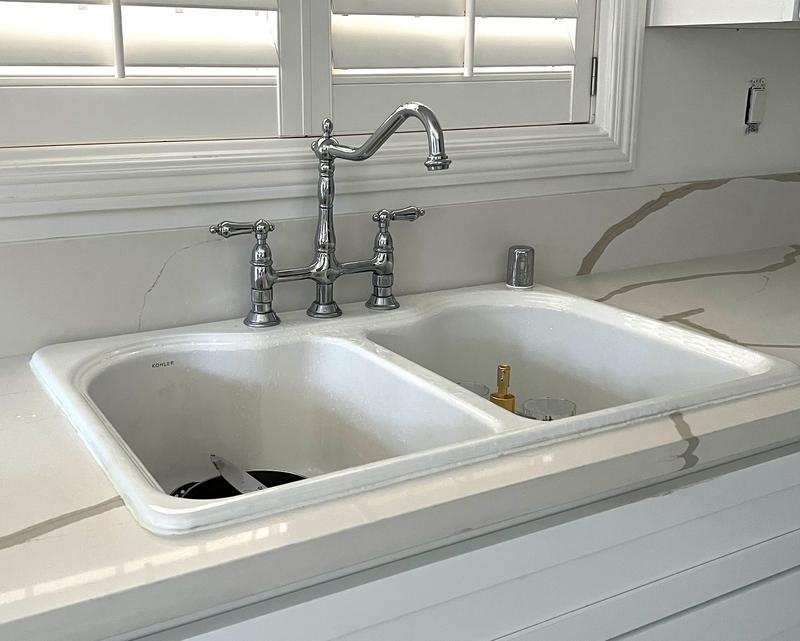 KOHLER Hartland 33-in x 22-in White Double Equal Bowl Drop-In 4-Hole Commercial/Residential Kitchen Sink KOHLER Hartland 33-in x 22-in White Double Equal Bowl Drop-In 4-Hole Commercial/Residential Kitchen Sink