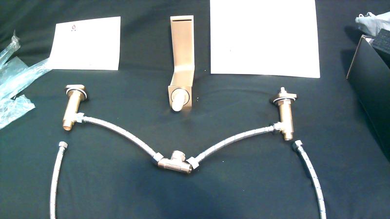 EVERSTEIN Brushed Nickel Widespread 2handle Midarc Commercial