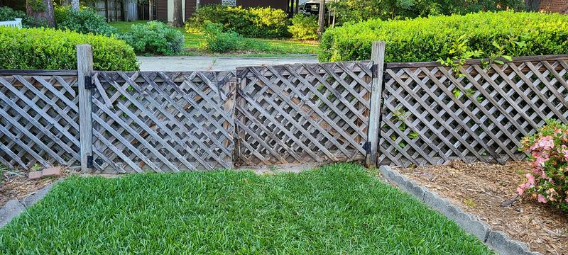 Zippity Outdoor Products Davidson Hinged Portable Event 3-ft H x